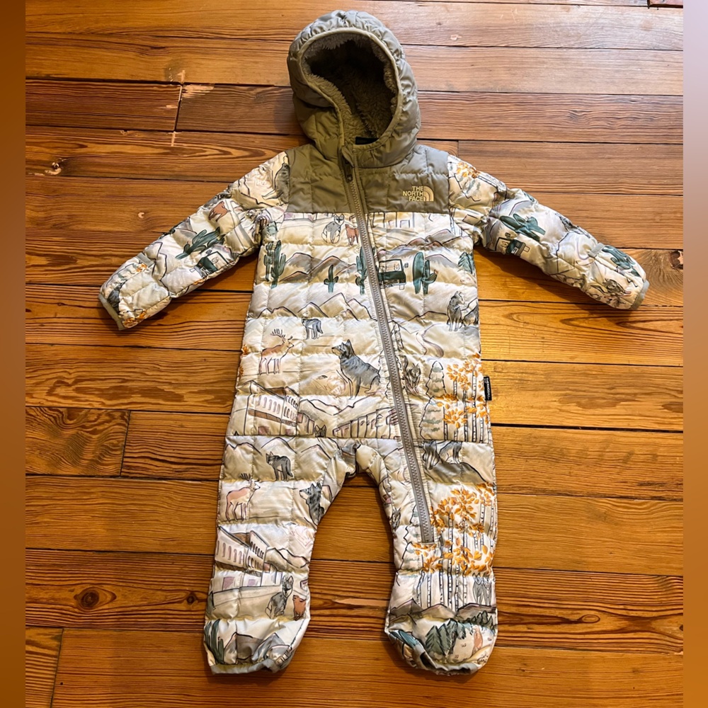 North face baby boy snowsuit 6-12 months